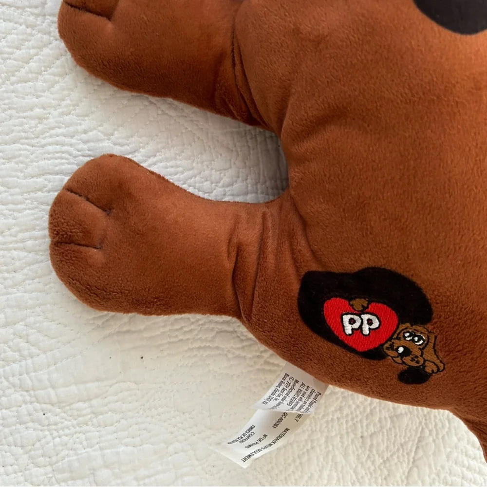 Pound puppy 2019 by Hasbro. Brown hound w/black spots. No flaws, no box.